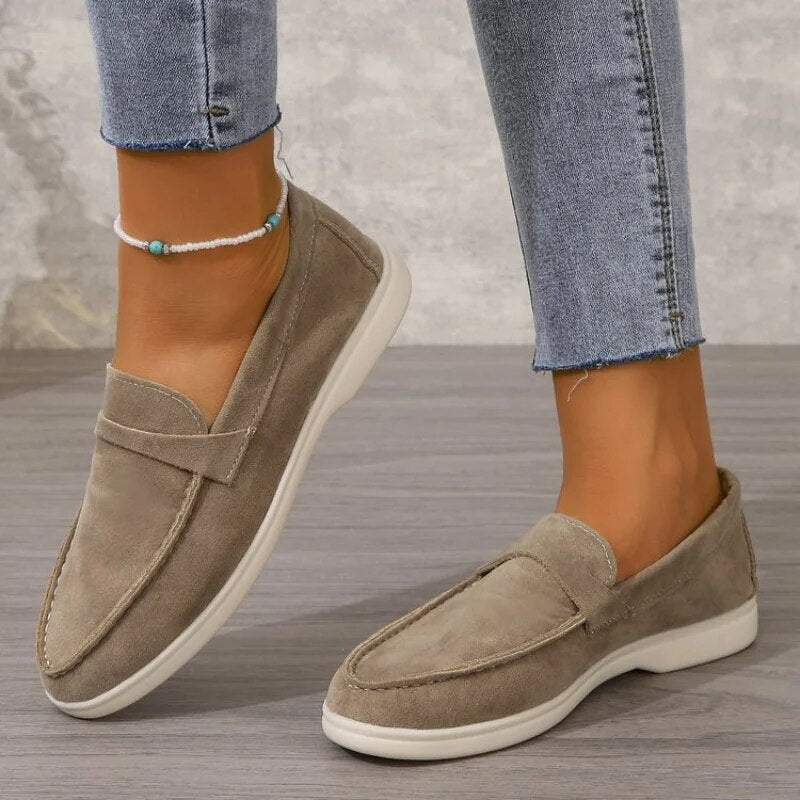 PLUXSTYLE::numise::ailin-everyday-loafers::lifestyle-keep-1
